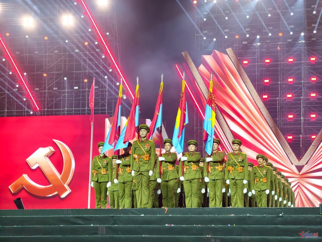 “Tổ quốc trong tim” tại Vạn Phúc City
