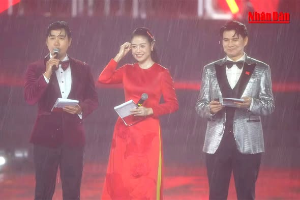 “Tổ quốc trong tim” tại Vạn Phúc City